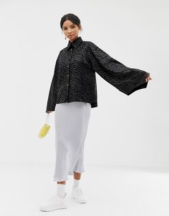 oversized shirt with volume sleeves in tonal zebra print-Black