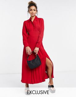 Claudette dress with long sleeves and side slit in red