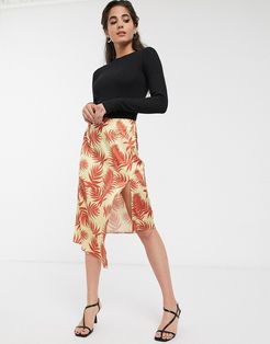 asymmetric midi skirt with frogging in palm print-White