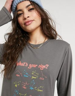 long sleeve star sign t-shirt in charcoal-Grey