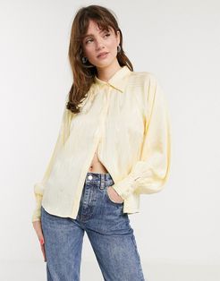 Camelia volume sleeve shirt in yellow-White