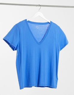 new v-neck supima cotton tee in blue