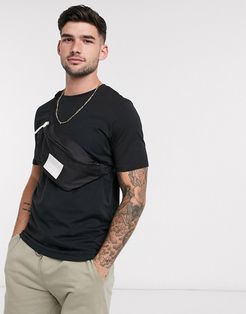 Essentials t-shirt in organic cotton with crew neck in black