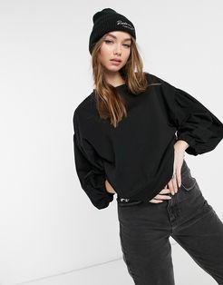 sweatshirt with balloon sleeves in black