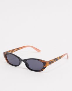 slim angled sunglasses in brown tort to black fade