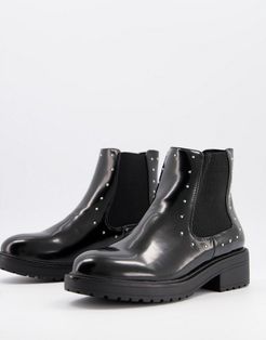 flat chelsea boots with stud detail in black