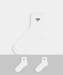 Polly 2-pack organic cotton sock with embroidered rainbow heart in white