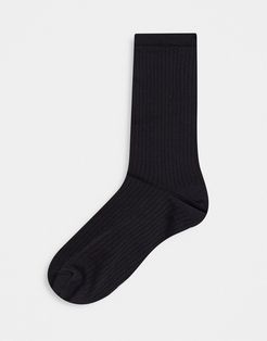 socks in black