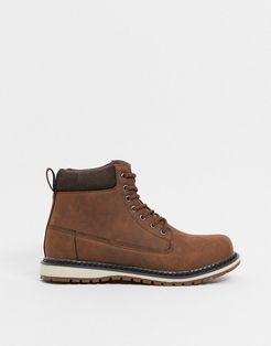 hiker boot in dark tan-Brown