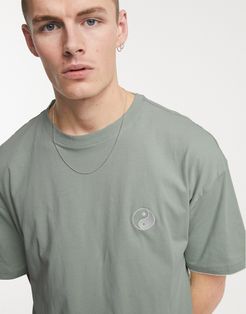oversize t-shirt with yinyang embroidery in green