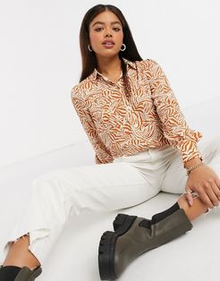 shirt in brown tiger print