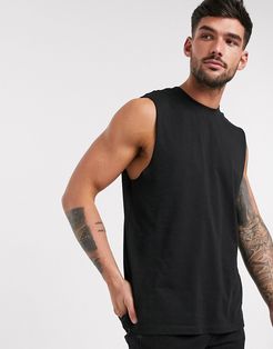 sleeveless tank in black