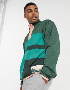 zip up jacket in green