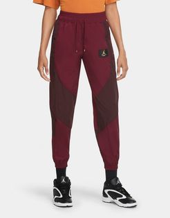 Nike Jordan Statement Essentials woven cuffed sweatpants in burgundy-Green