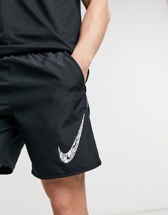 Wild Run 7in shorts in black