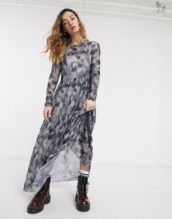 mesh maxi dress in black smudge print-Multi