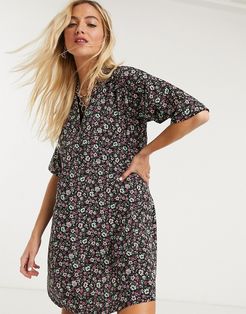 oversized shirt dress in ditsy floral print-Black