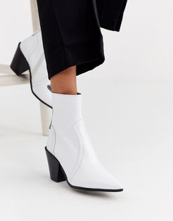 Avail western cone heel leather boot-White