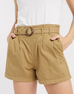 shorts with belt in tan-Brown