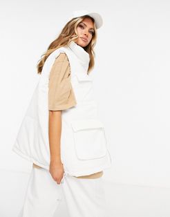 Curve oversized vest in corduroy-White