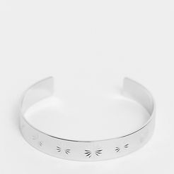 Inspired bangle with flower detail in silver