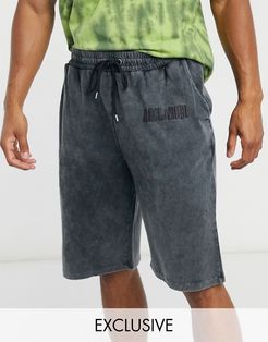 inspired two-piece sweat short in charcoal-Gray
