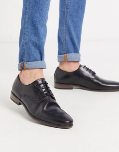 derby shoes in black with contrast sole