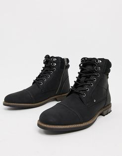 lace-up boots in black