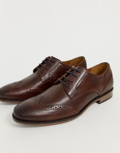 leather brogue in chocolate-Brown