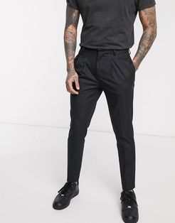 skinny tapered pants in black