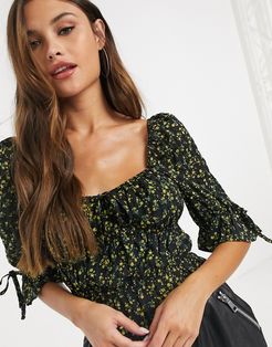 puff sleeve ruched sweetheart neck top in floral print-Multi