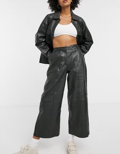 Femme leather pants with cropped leg in green