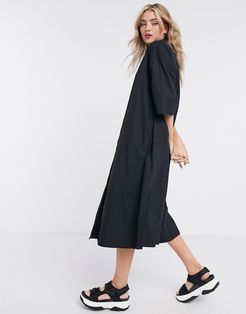 Femme shirt dress with pleated back in black