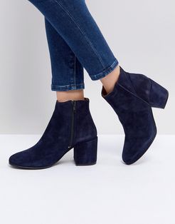 Femme Suede Ankle Boot With Chunky Heel-Navy