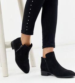 ankle boot in black