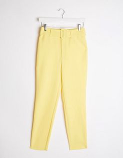 tailored pants with belt in yellow