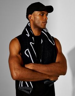 signature gym sweat towel in black