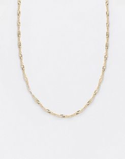 fine necklace in gold