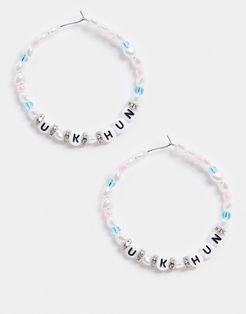 hoop earrings in faux pearl and 'U K HUN' slogan-Multi