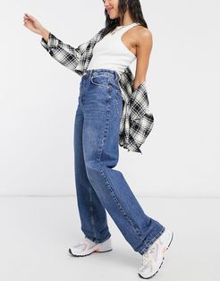 oversized Mom jeans in mid wash-Blues