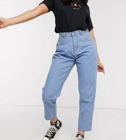 mom jeans in light wash-Blues