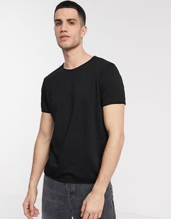dark raw edge t-shirt in black