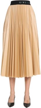 pleated skirt