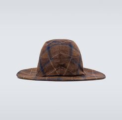 Checked wool ears hat