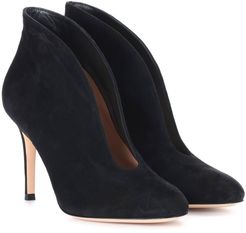 Vamp 85 suede ankle boots