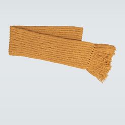 Chunky knitted scarf