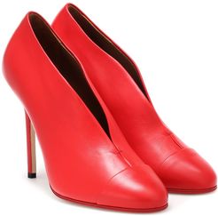 Refined Pin leather pumps