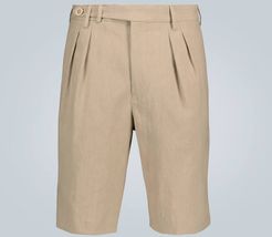 Double-pleated linen shorts