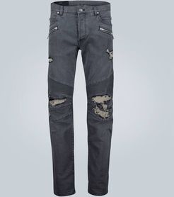Distressed skinny jeans