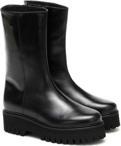 Sporty Elegance leather boots